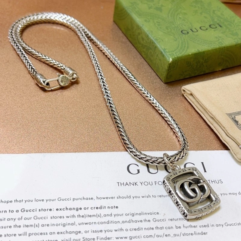 Snug Gucci Necklaces 242950