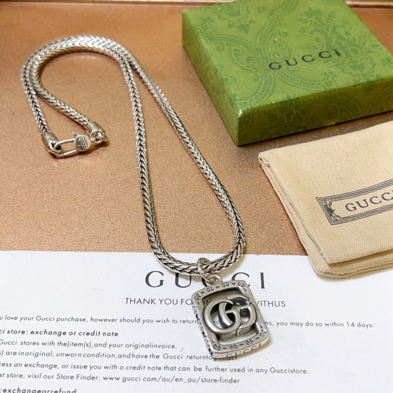 Snug Gucci Necklaces 242950