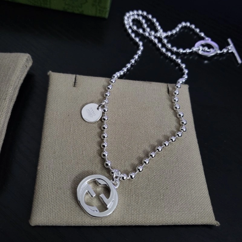 Sporty Gucci Necklaces 242949