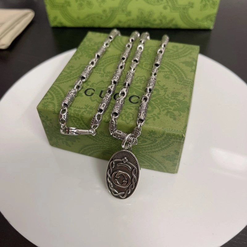 Gucci Necklaces Sleek 242947