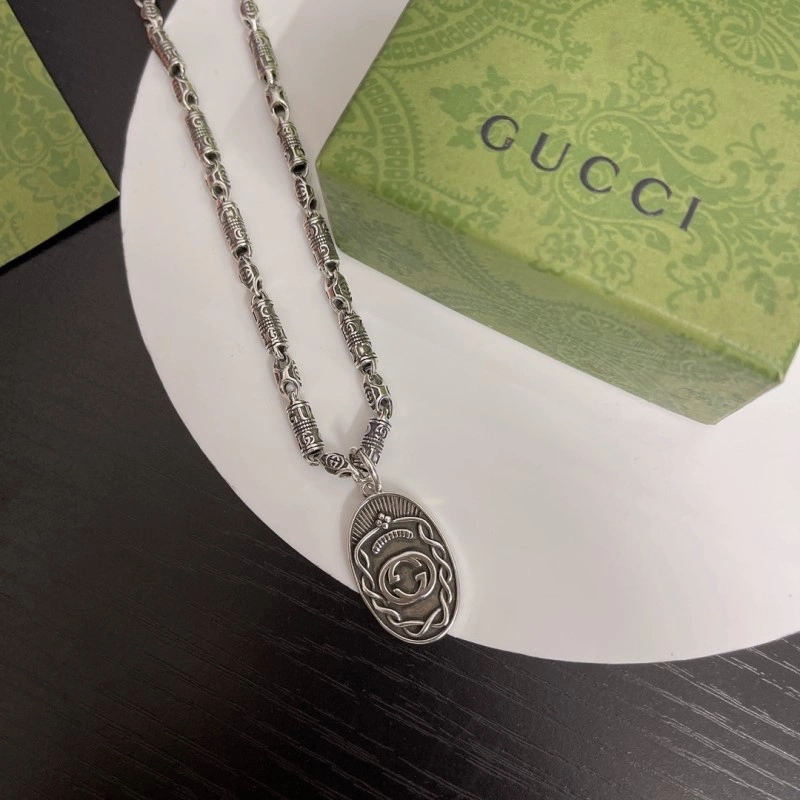 Gucci Necklaces Sleek 242947