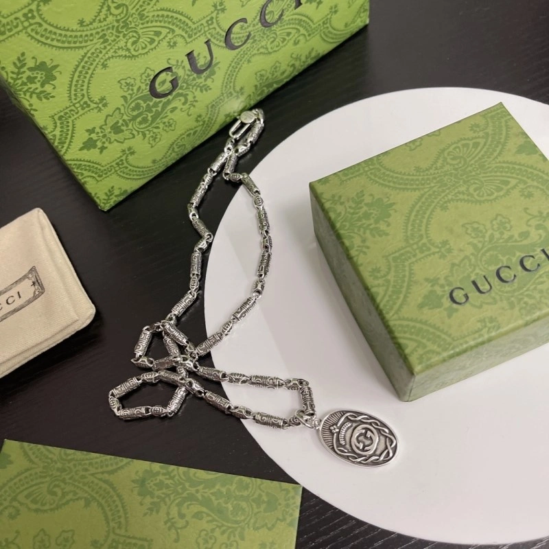 Gucci Necklaces Sleek 242947