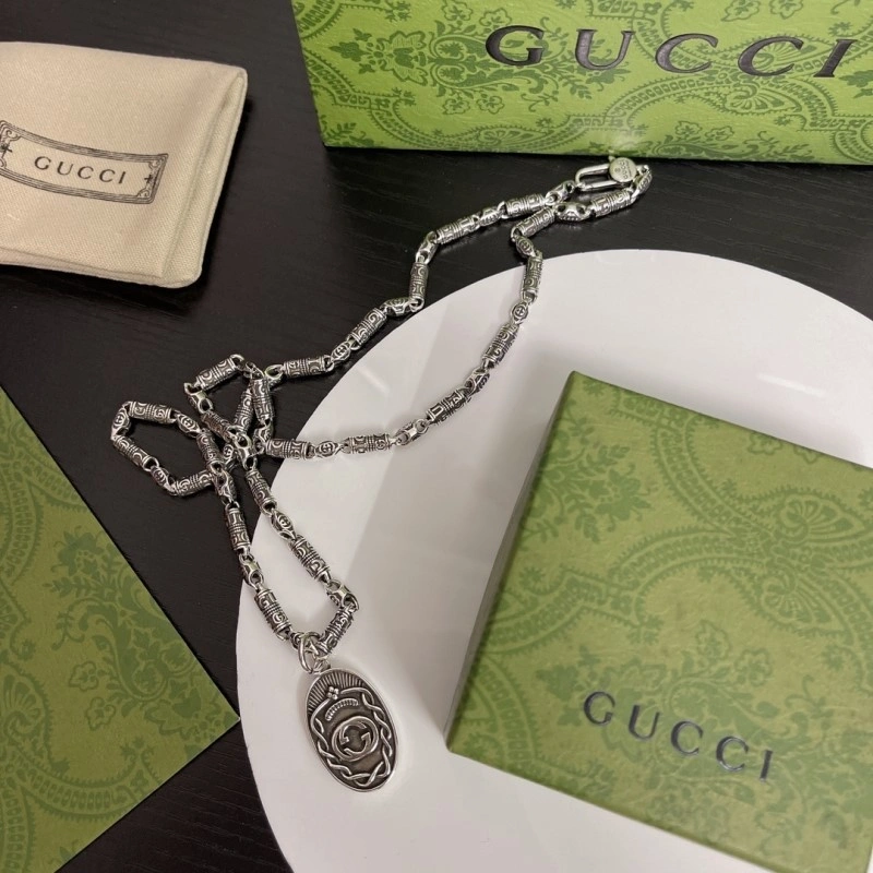 Gucci Necklaces Sleek 242947