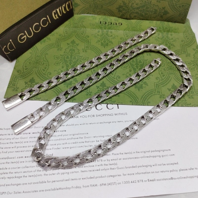 Stylish Gucci Necklaces 242920