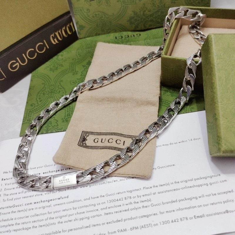Stylish Gucci Necklaces 242920