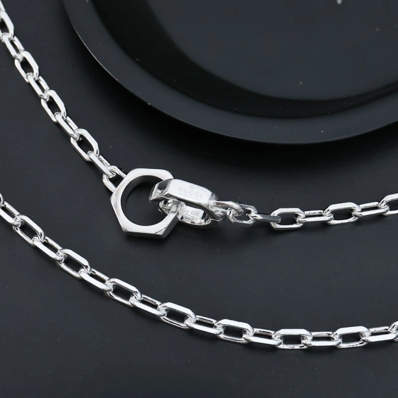 Gucci Necklaces Sleek 242909