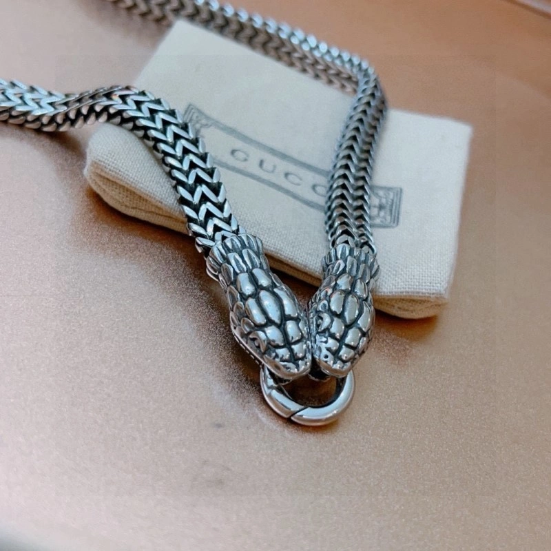 RelaxedFit Gucci Necklaces 242905