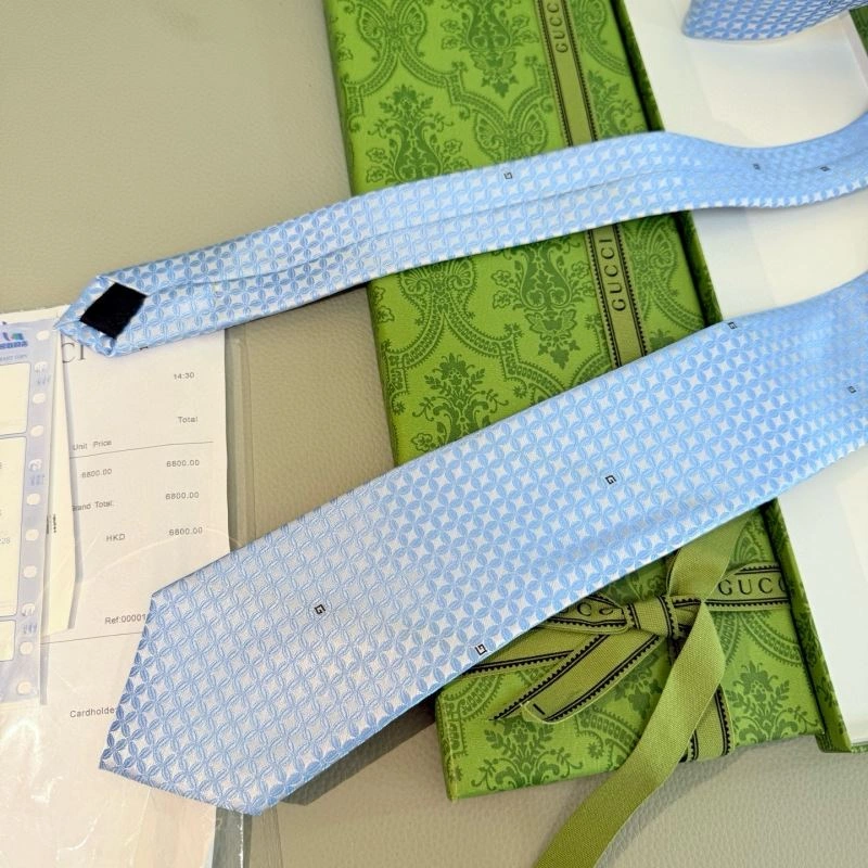 Gucci Neckties Versatile 268906