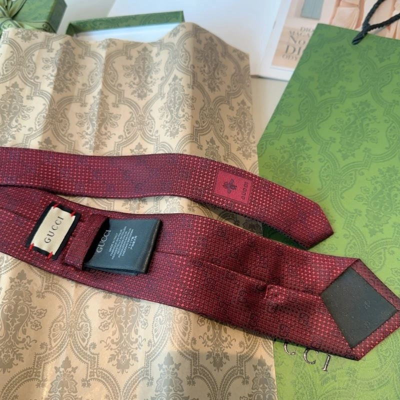Gucci Neckties Bold 268894
