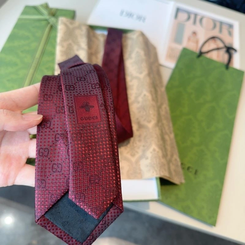 Gucci Neckties Bold 268894