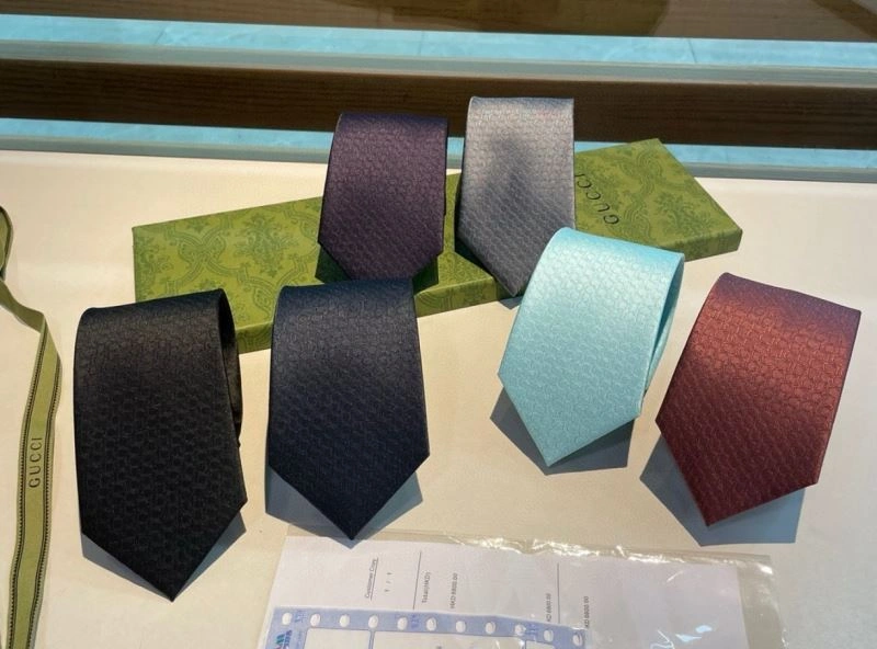 Gucci Neckties SmoothTexture 268840