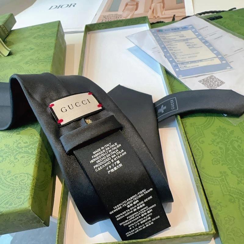 Compact Gucci Neckties 268837
