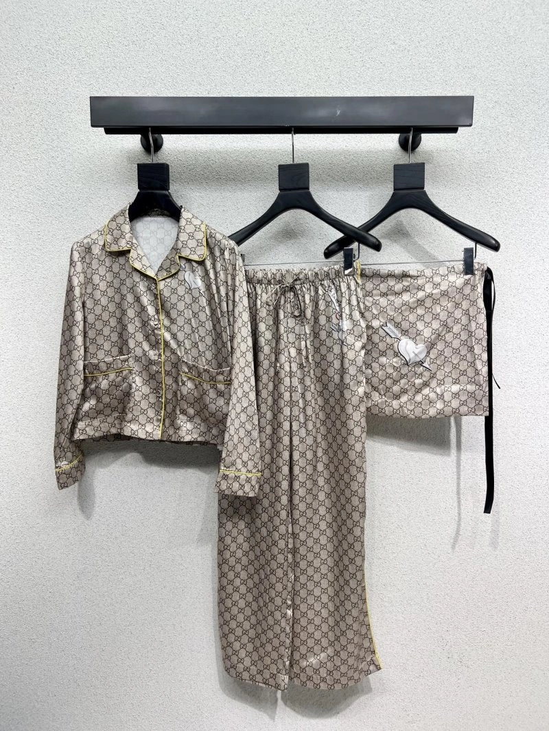 Efficient Gucci Nightwear 124643