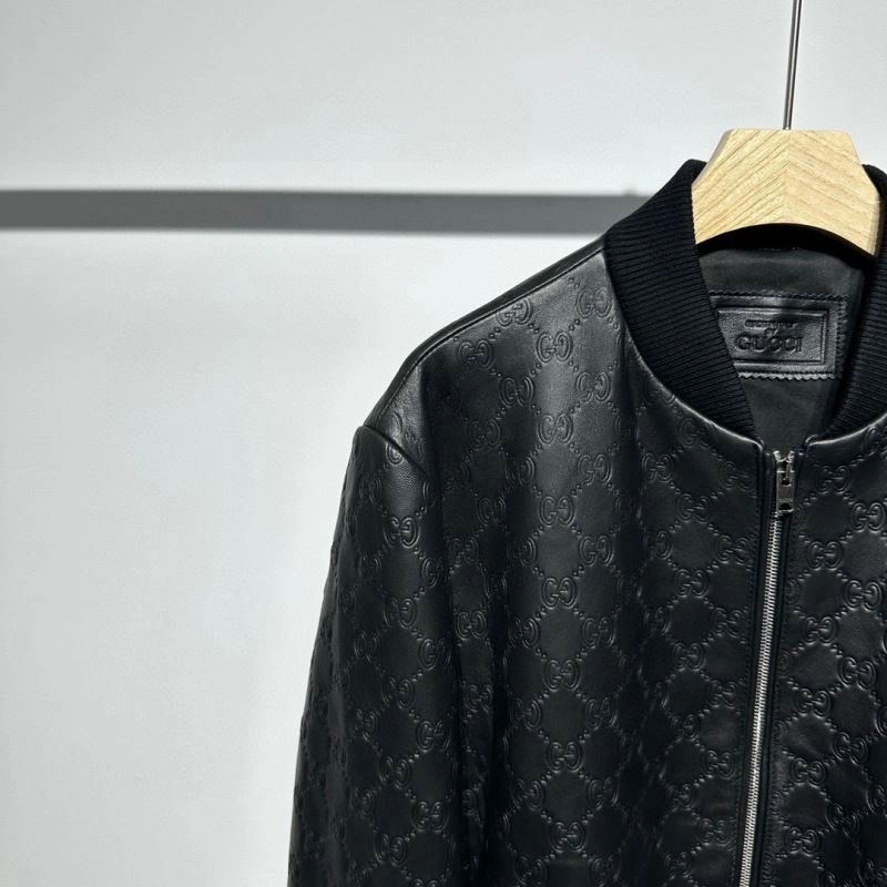 Minimalist Gucci Outwear 128617