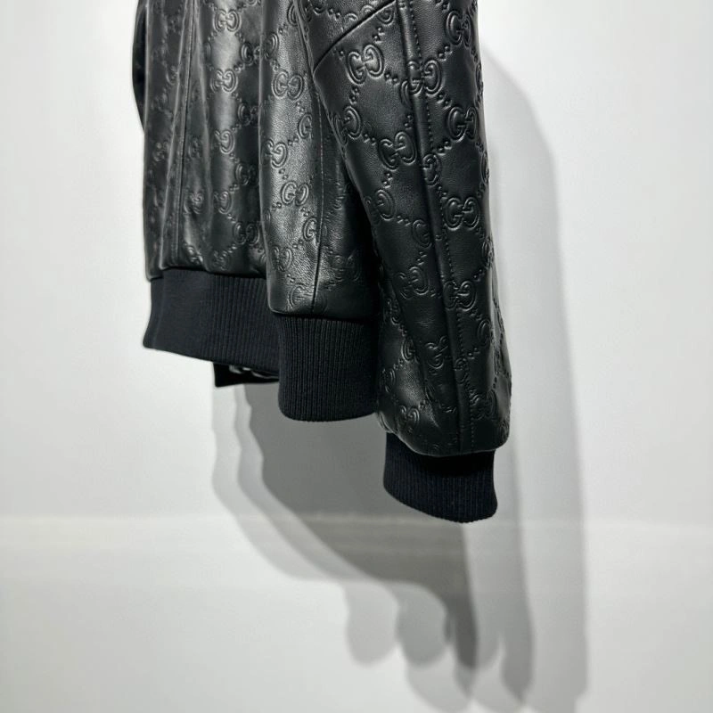 Minimalist Gucci Outwear 128617
