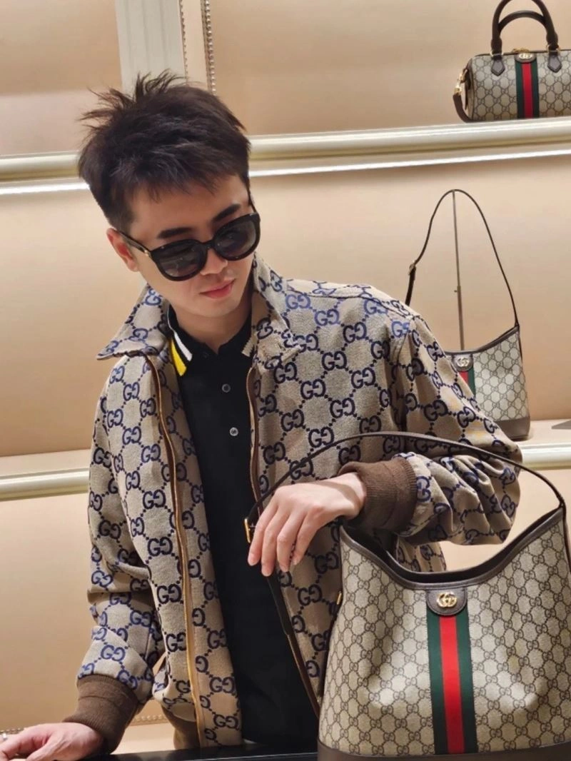 Comfortable Gucci Outwear 128599