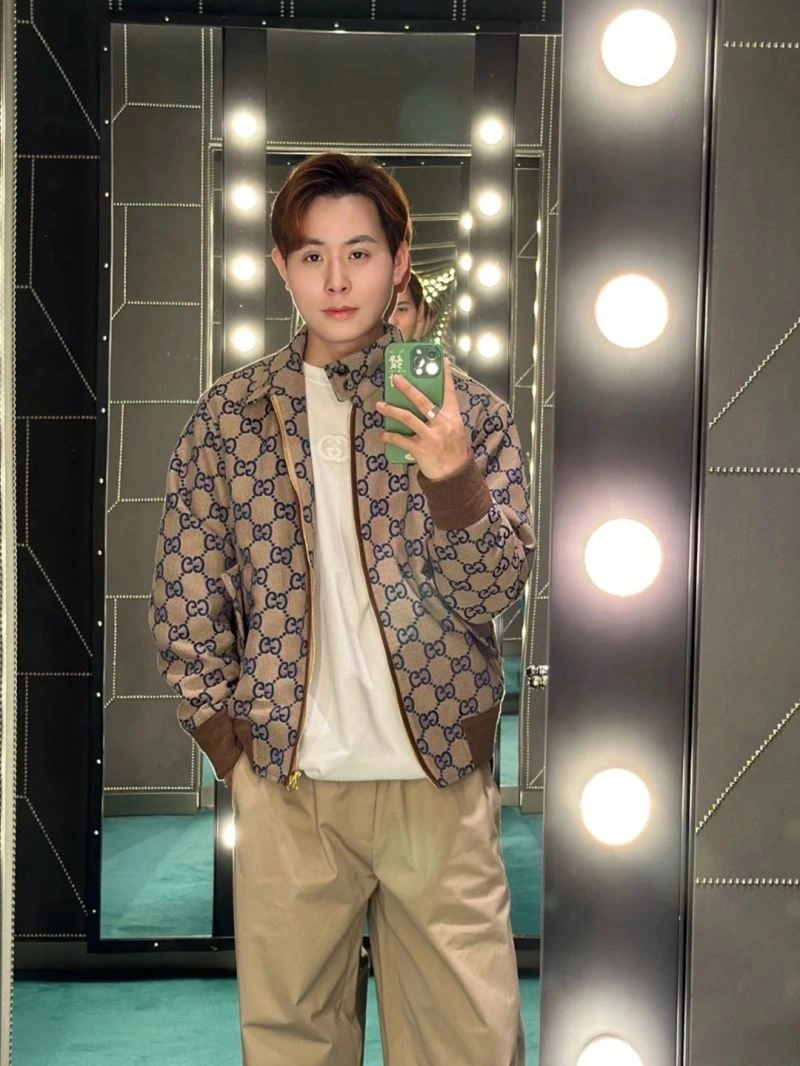 Comfortable Gucci Outwear 128599