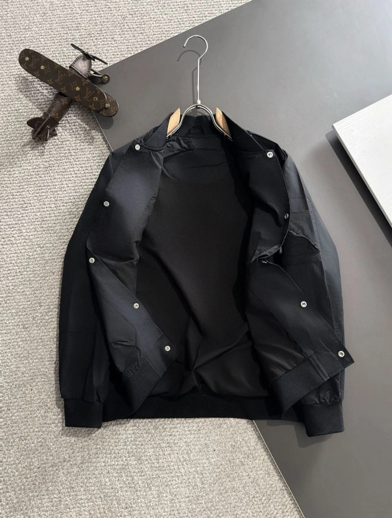 Supportive Gucci Outwear 128601