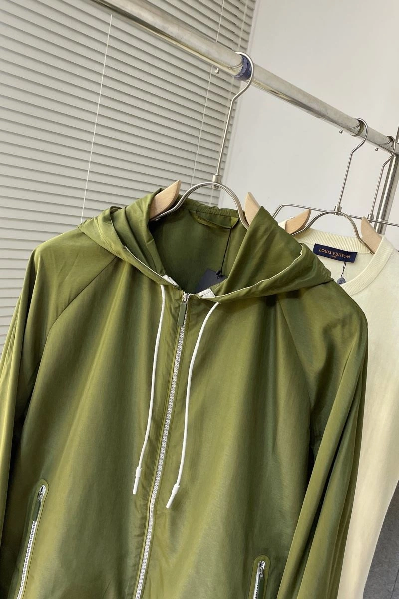 Trendy Gucci Outwear 128885