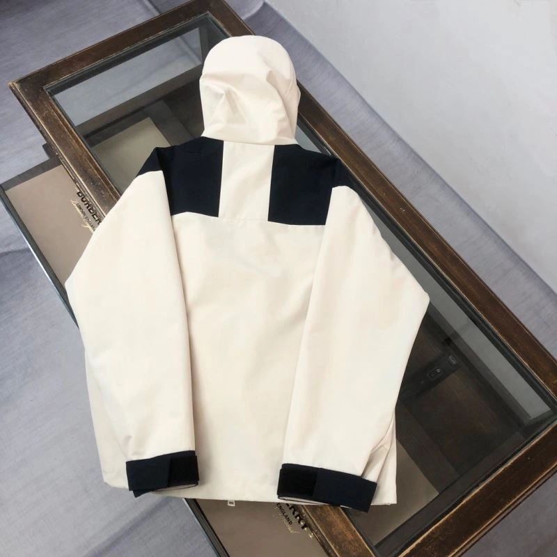 Flexible Gucci Outwear 128855