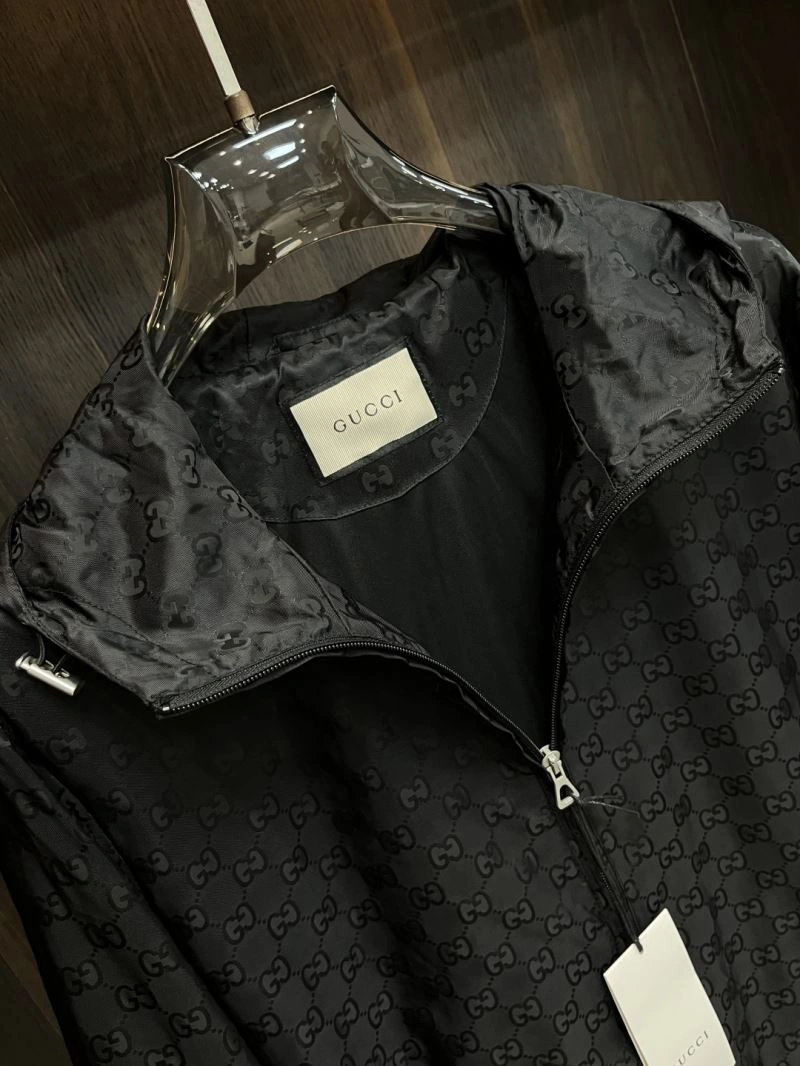 Chic Gucci Outwear 128841