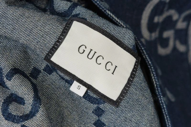 ModernLook Gucci Outwear 128105