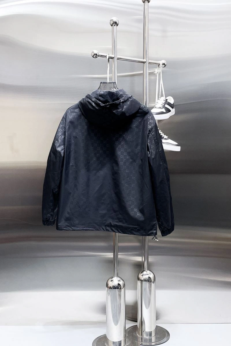 Minimalist Gucci Outwear 128094
