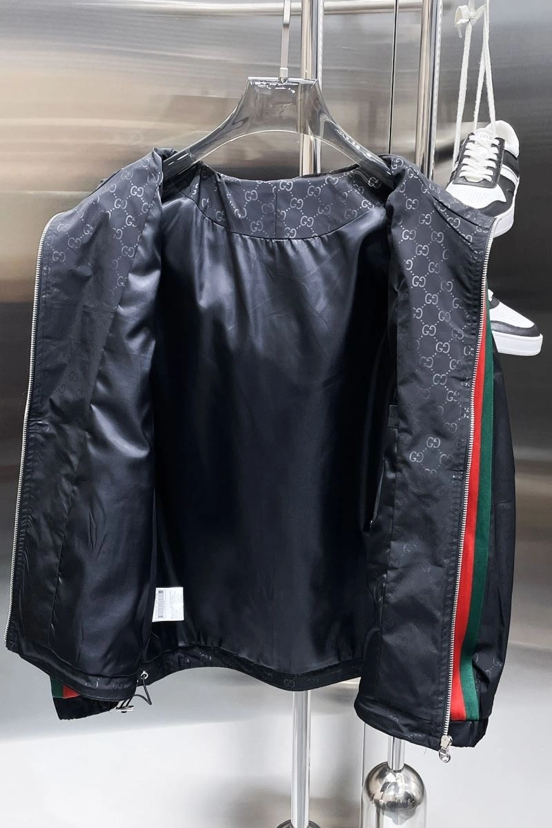 Minimalist Gucci Outwear 128094