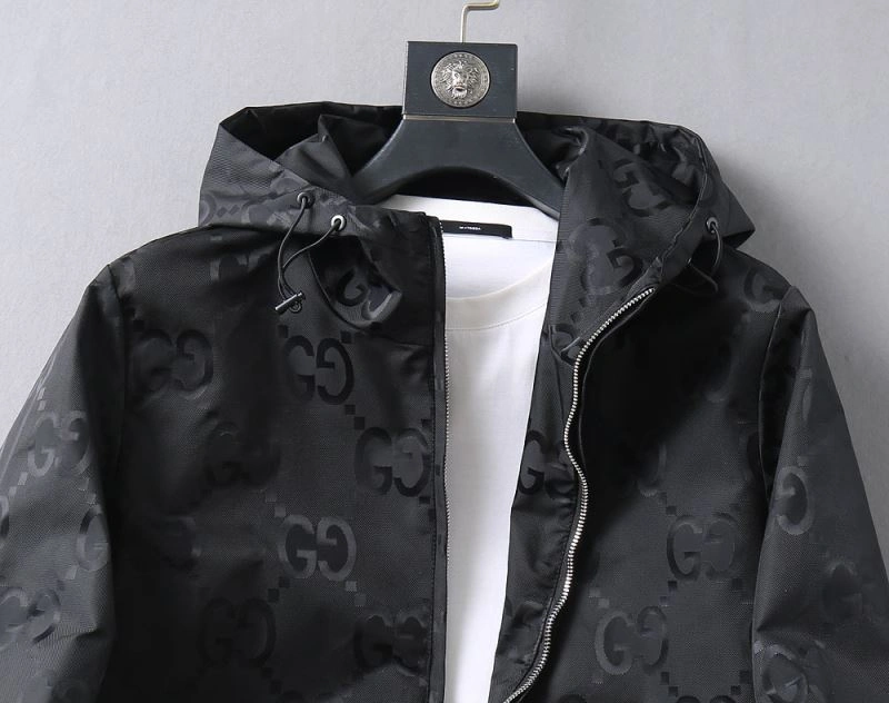 Vibrant Gucci Outwear 128078