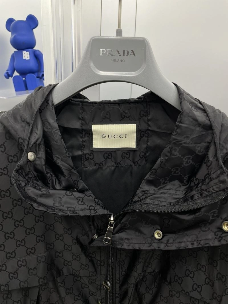 Practical Gucci Outwear 128033