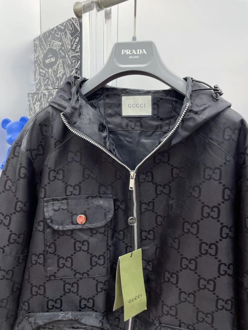 Soft Gucci Outwear 128025