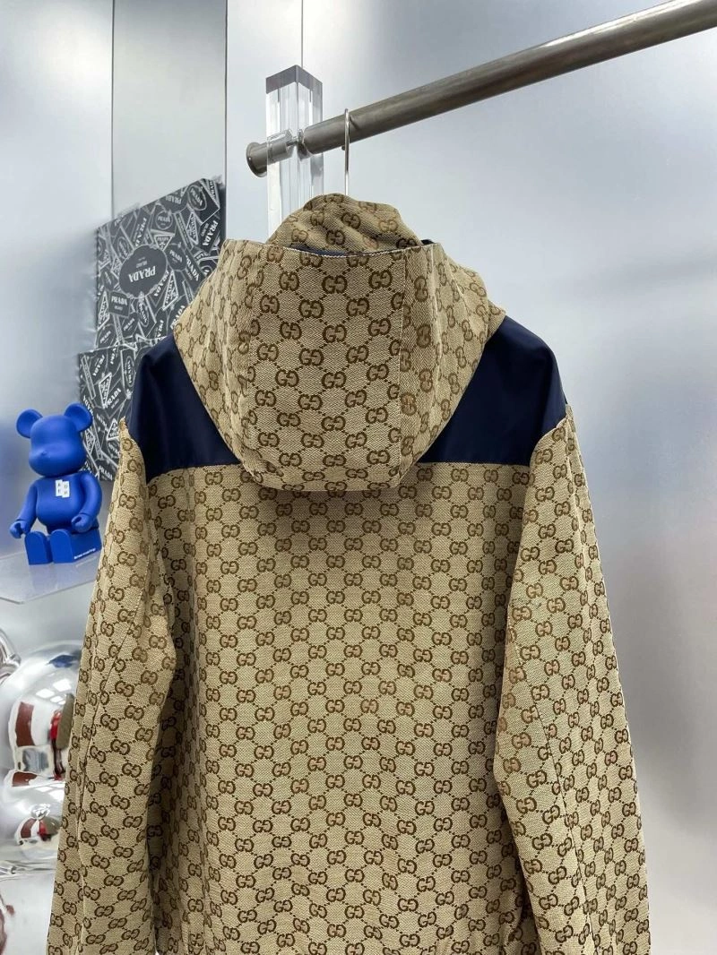 Seasonal Gucci Outwear 128027