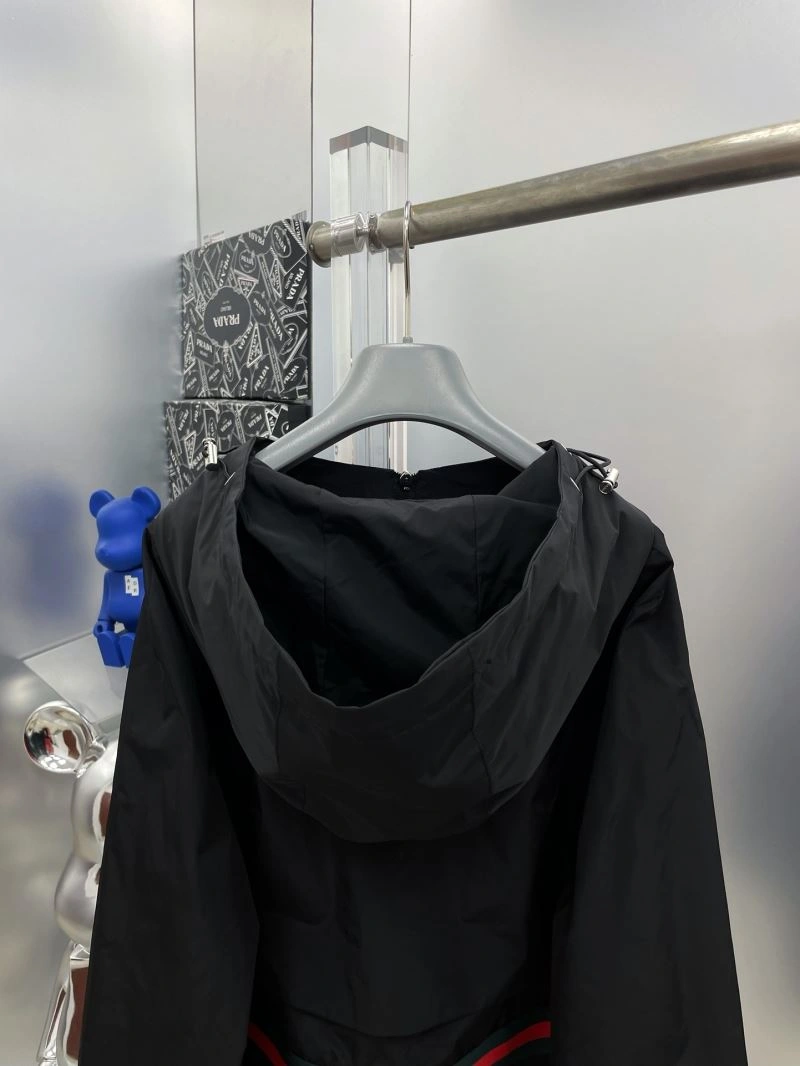 Effortless Gucci Outwear 128037