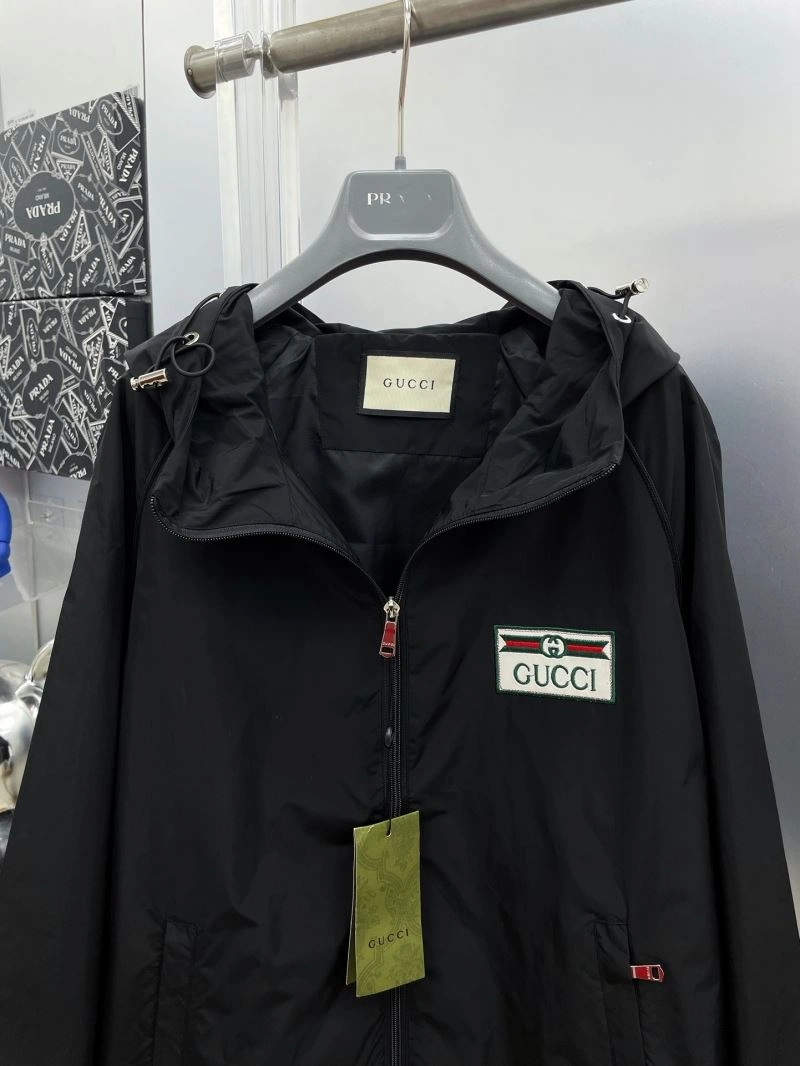 Effortless Gucci Outwear 128037