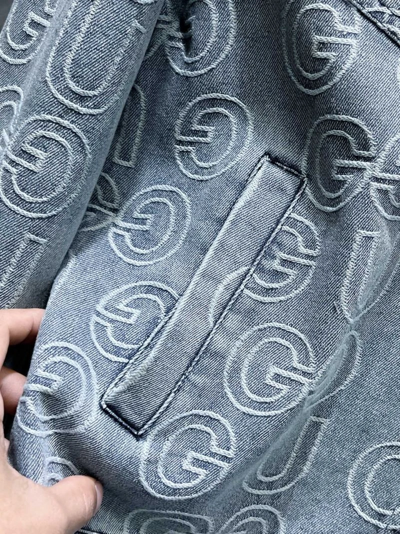 Supportive Gucci Outwear 128006