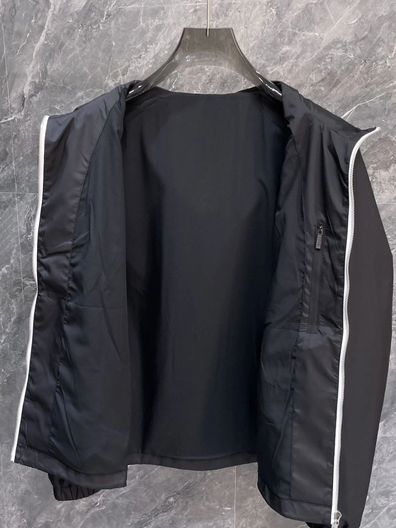 Neat Gucci Outwear 128005