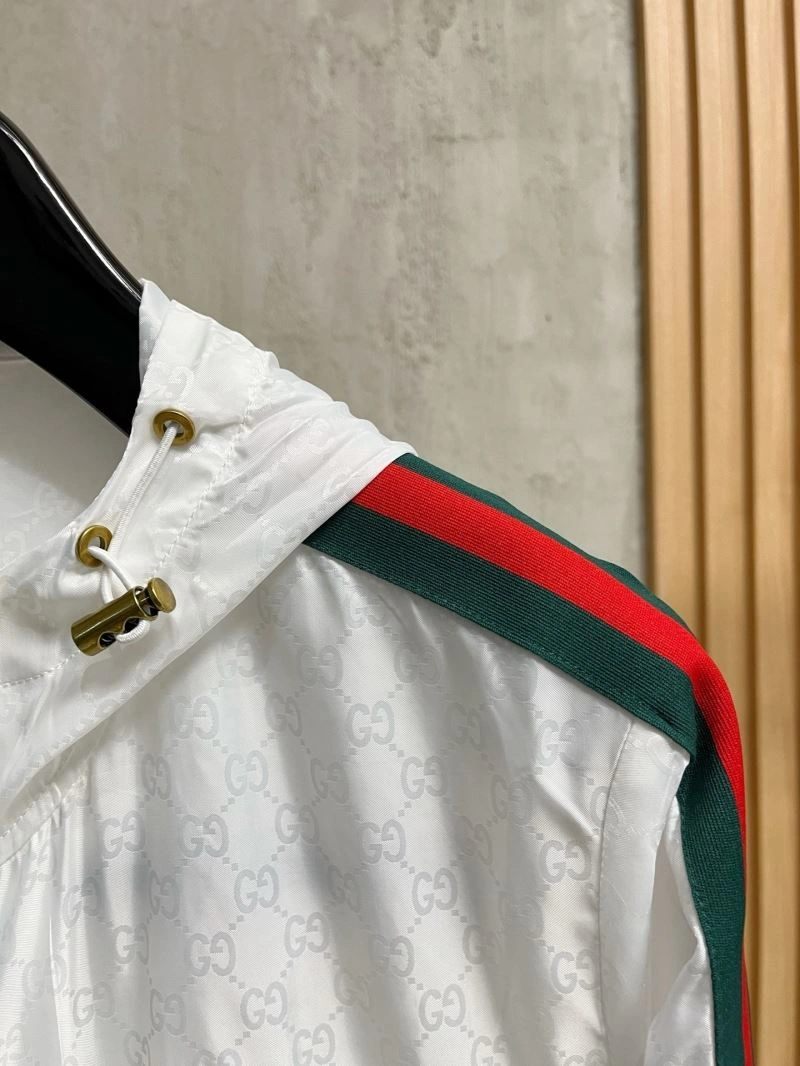 Gucci Outwear Sleek 127693