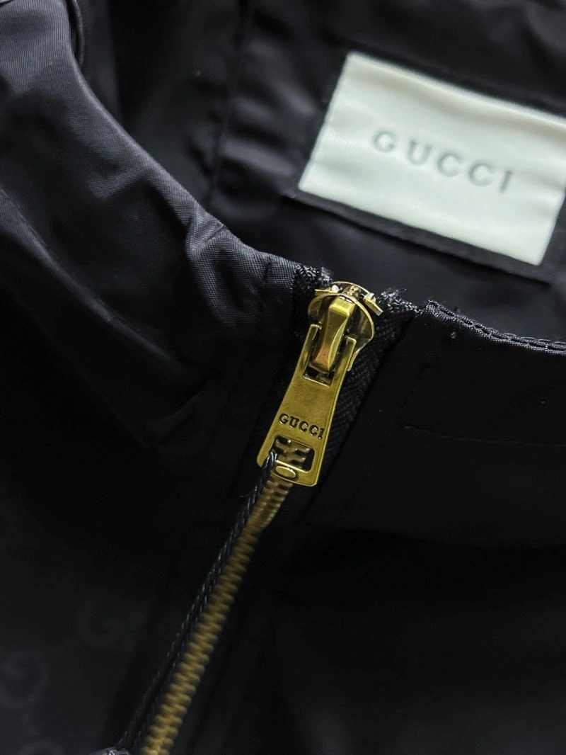 Gucci Outwear Sleek 127657