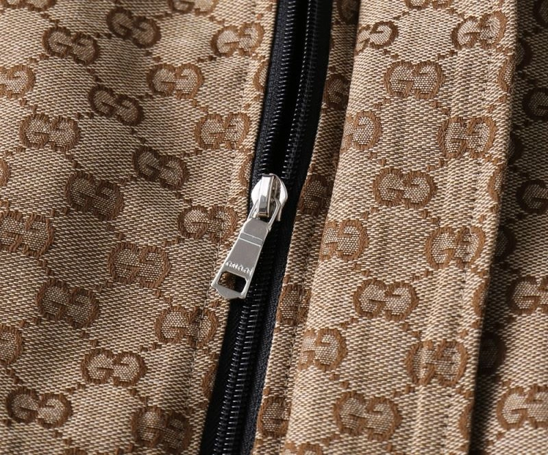 Minimalist Gucci Outwear 127640