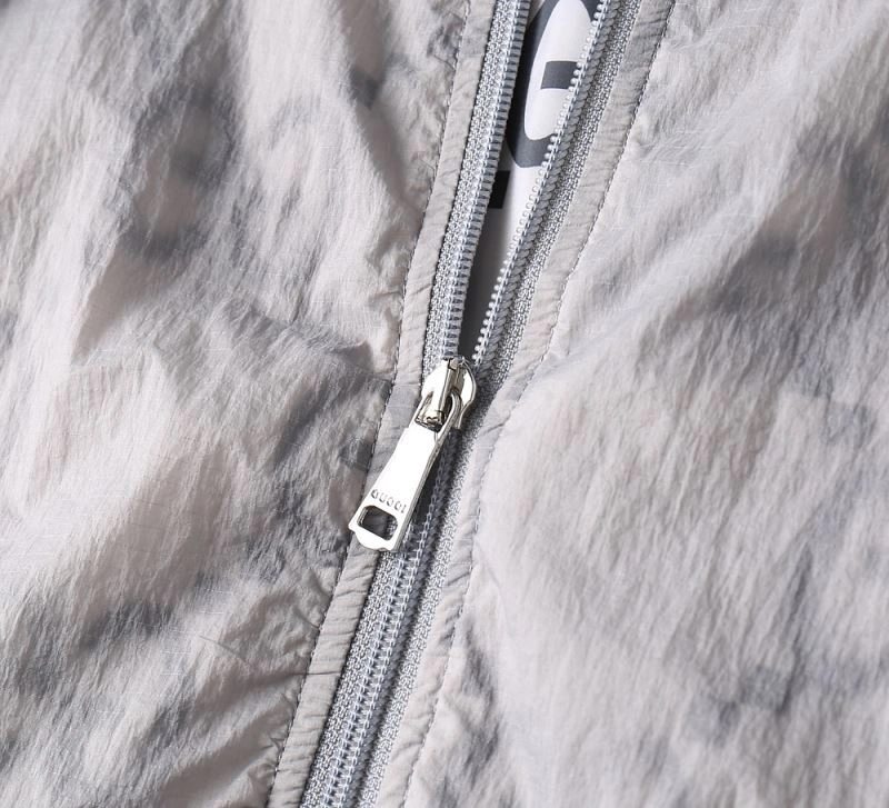 Unisex Gucci Outwear 127614