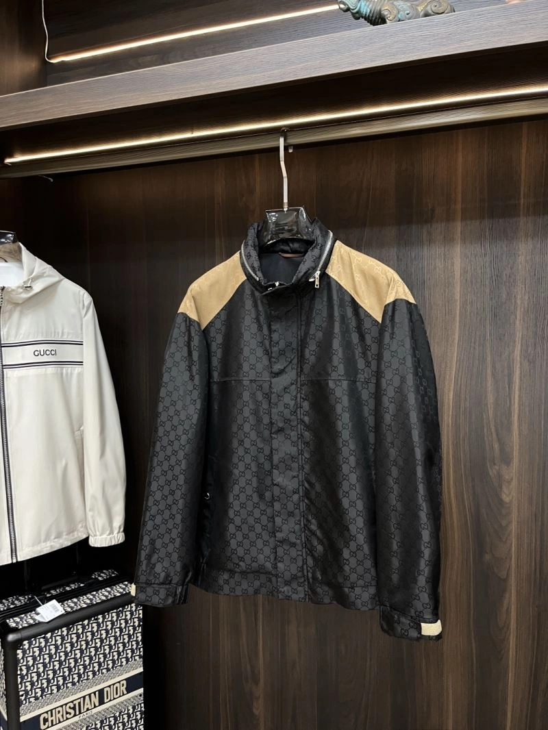 Gucci Outwear Versatile 127270