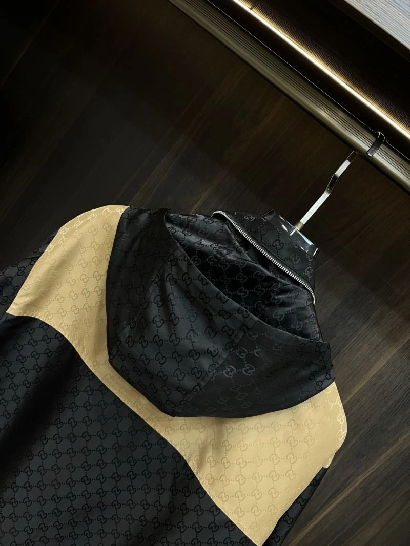 Gucci Outwear Versatile 127270