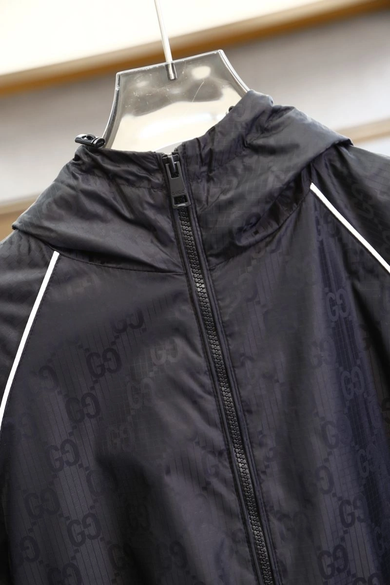 Breathable Gucci Outwear 127255