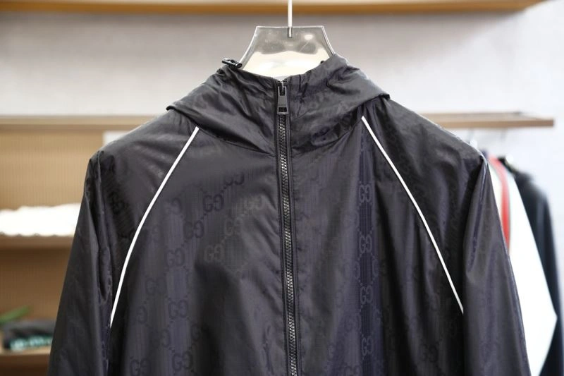 Breathable Gucci Outwear 127255