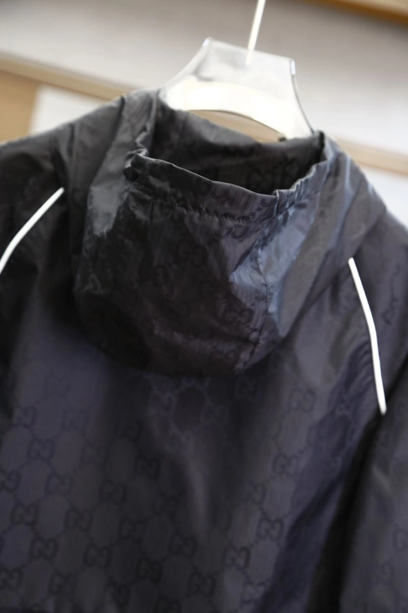Breathable Gucci Outwear 127255