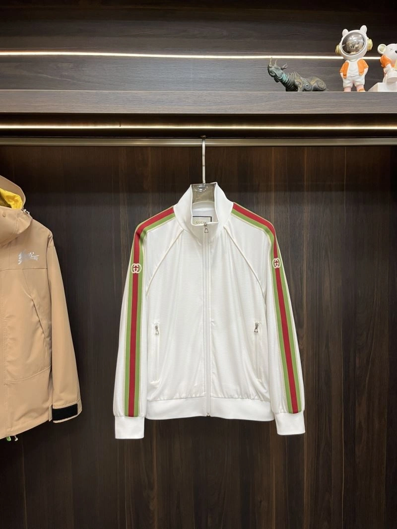 Sporty Gucci Outwear 127274