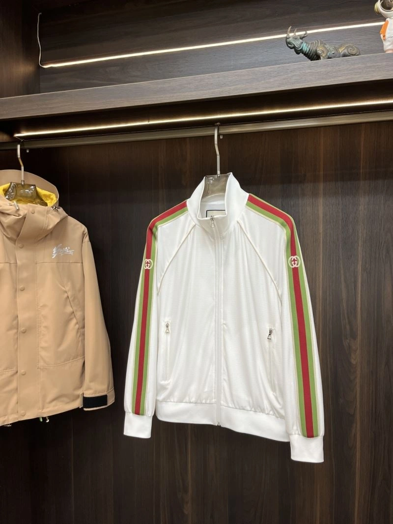 Sporty Gucci Outwear 127274