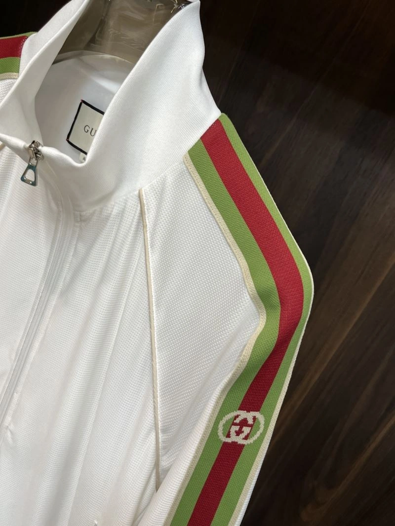 Sporty Gucci Outwear 127274