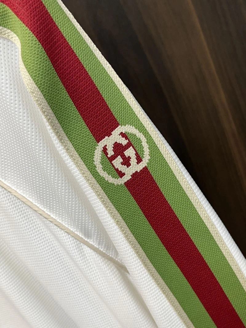 Sporty Gucci Outwear 127274