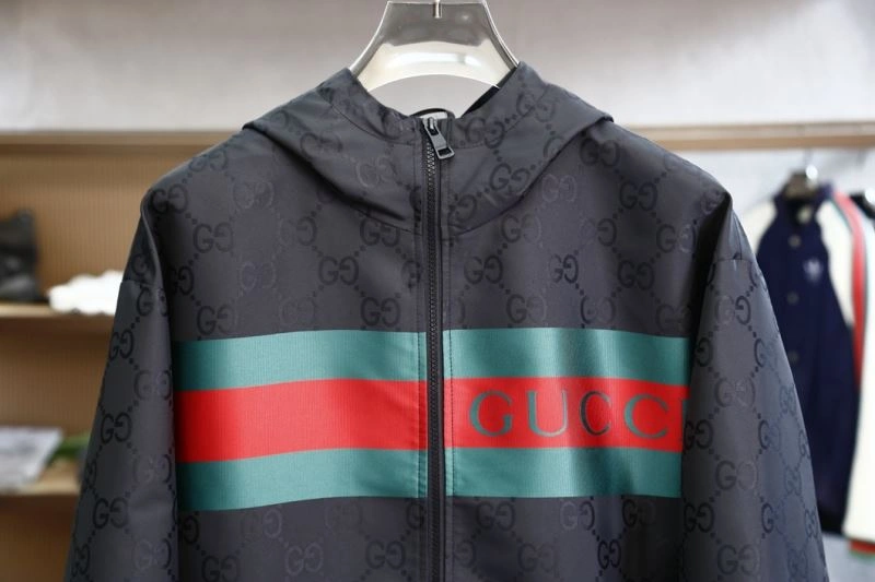 Gucci Outwear Breathable 127260
